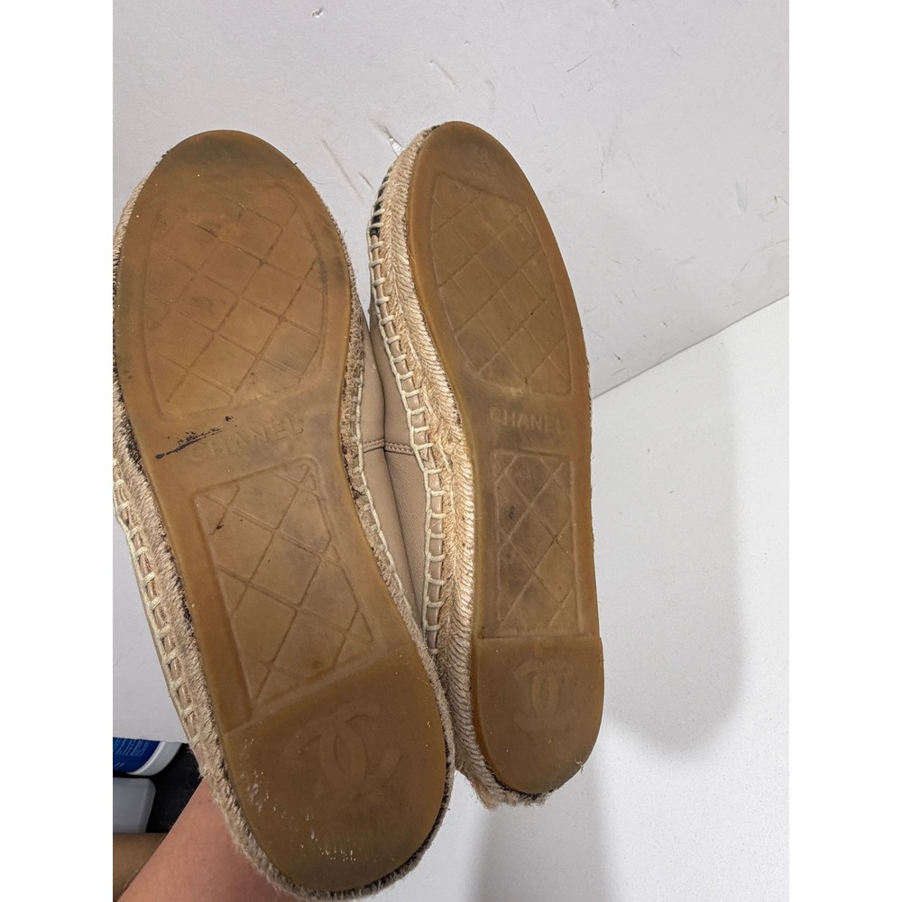 Chanel Lambskin Leather CC Logo Espadrille Flats 38/8 Beige Black Cap Toe SlipOn - Picture 8 of 12